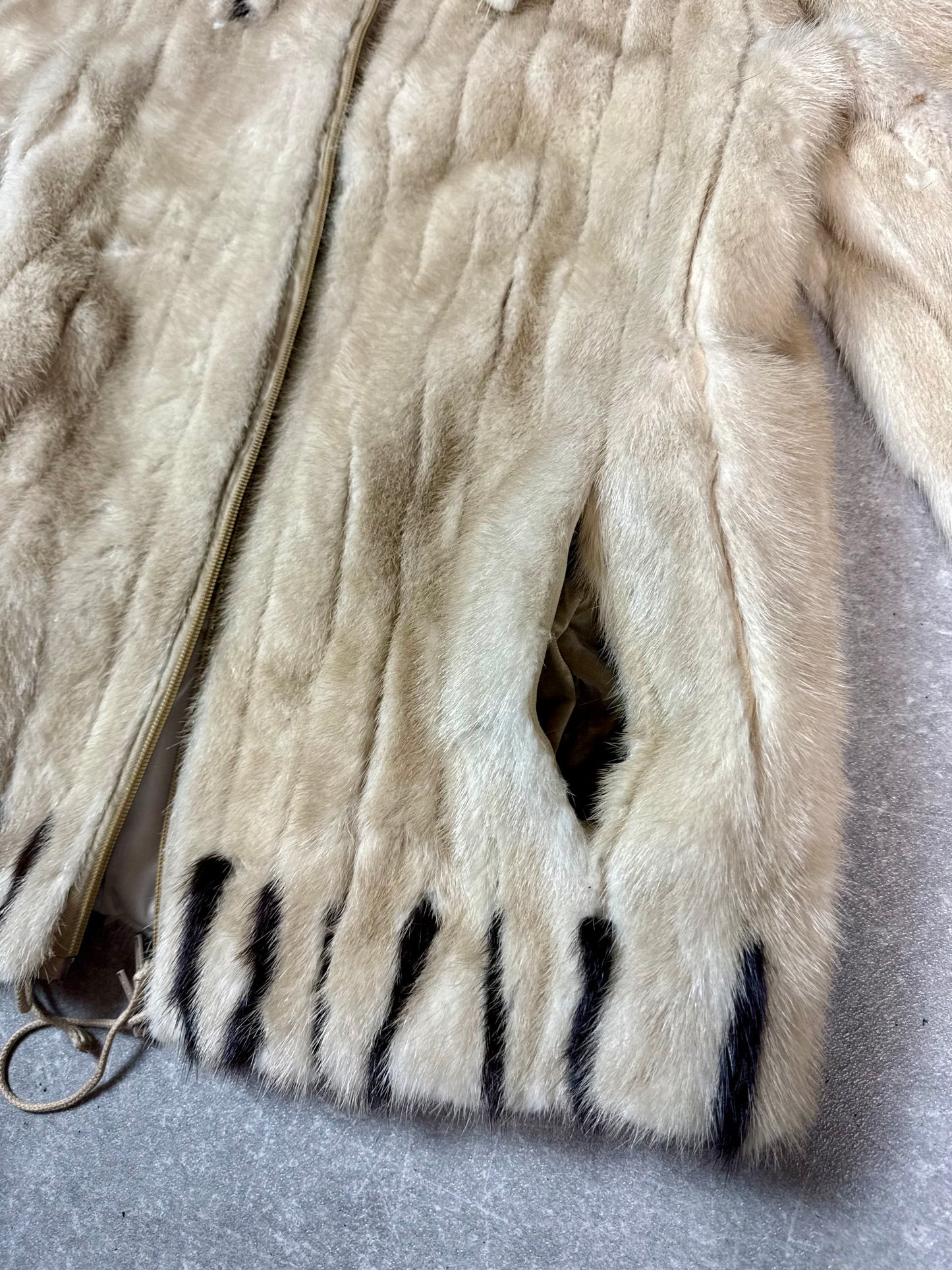 Exklusive Vintage Nerzjacke aus echtem Nerz – Creme mit kontrastierenden Nerzspitzen Gr. 42/44