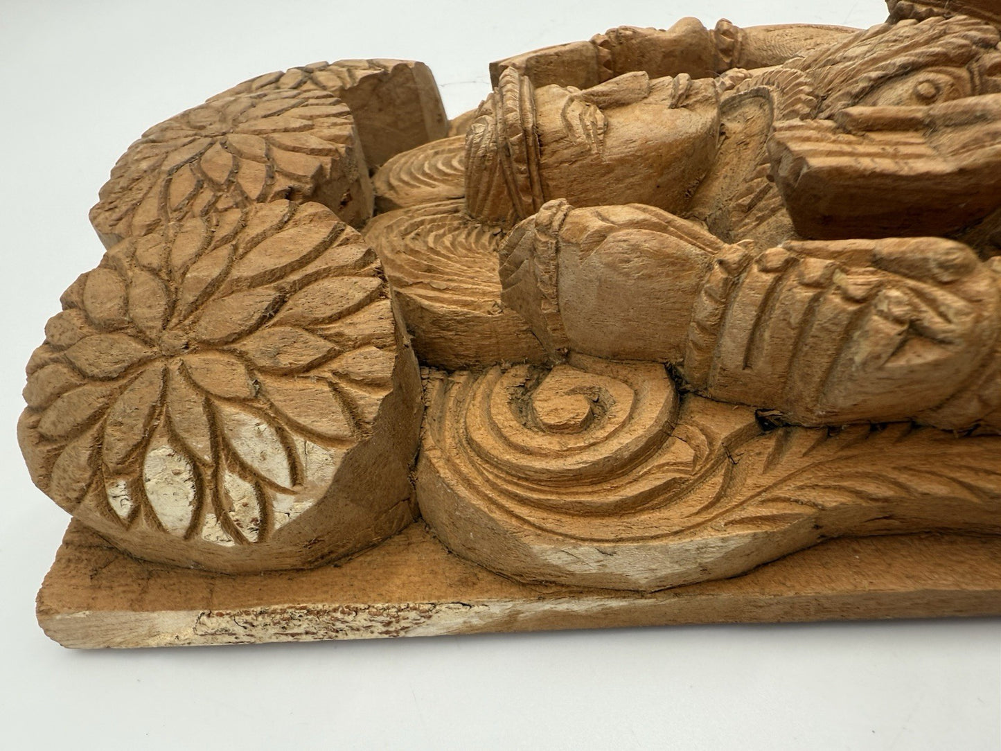 ALTES INDISCHES HOLZRELIEF GOTTHEIT GÖTTIN SCHNITZEREI