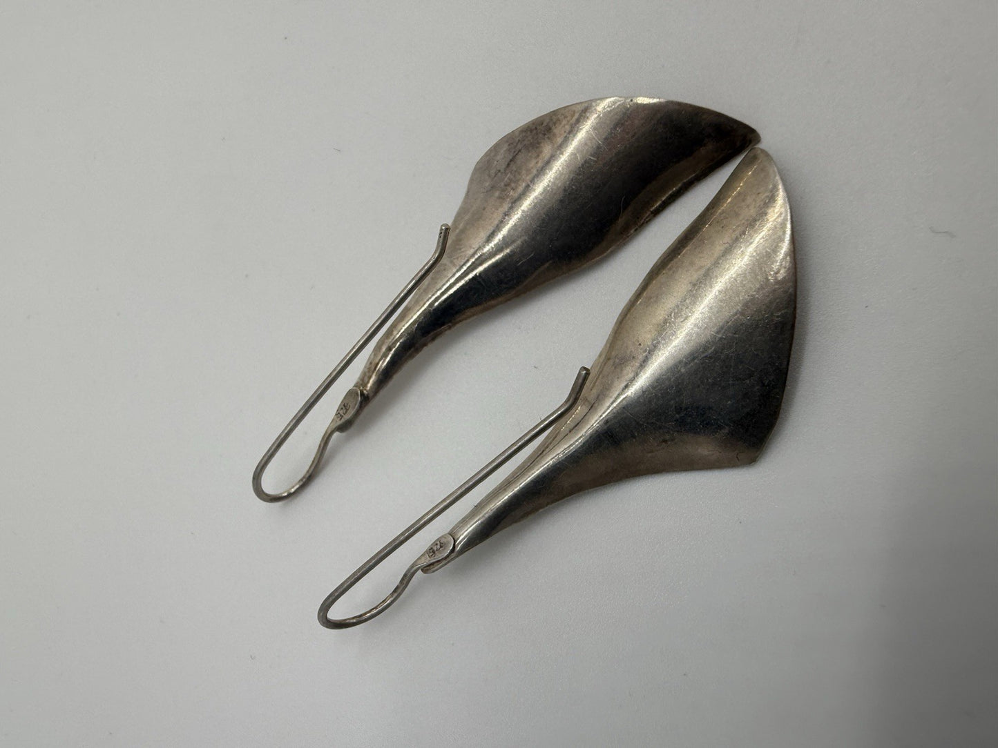 FLORAL GESCHWUNGENE ZEITLOSE BLATT OHRRINGE 925 STERLING SILBER