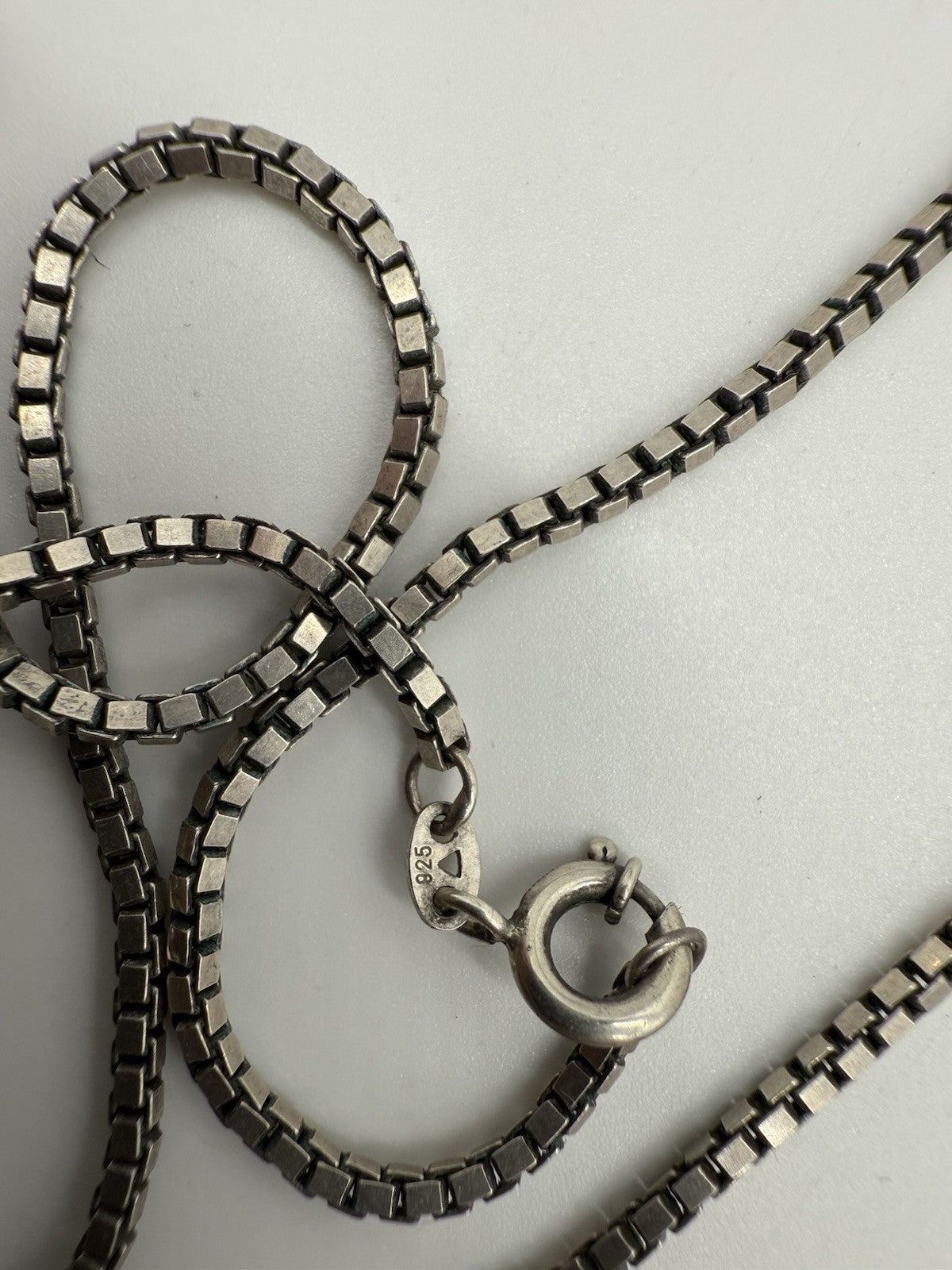 VINTAGE BELEMNITEN SCHMUCKSET -DONNERKEILE KETTE & SCHRAUBOHRRINGE SILBER