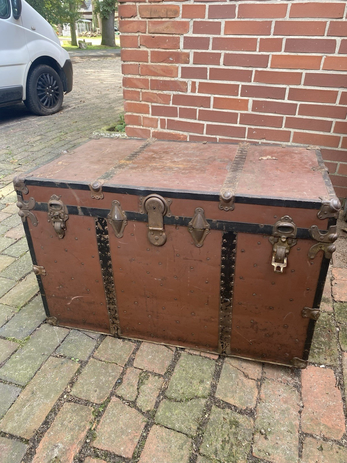 VINTAGE TRUHE KOFFER ANTIK ÜBERSEEKOFFER REISEKOFFER
