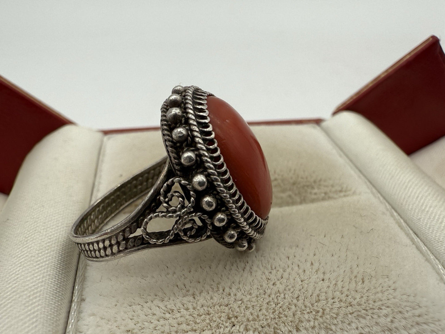 VINTAGE ART DECO ROTE KORALLE RING ECHTSILBER GR.50