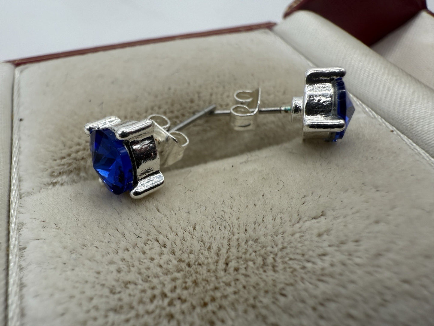 SCHÖNE OHRSTECKER OHRRINGE MIT BLAUEM STEIN