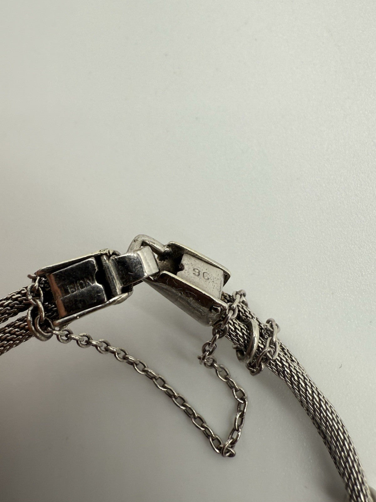 ANTIKE ART DÉCO DAMENARMBANDUHR WEIßGOLD MIT DIAMANTEN UM 1920 - LÄUFT