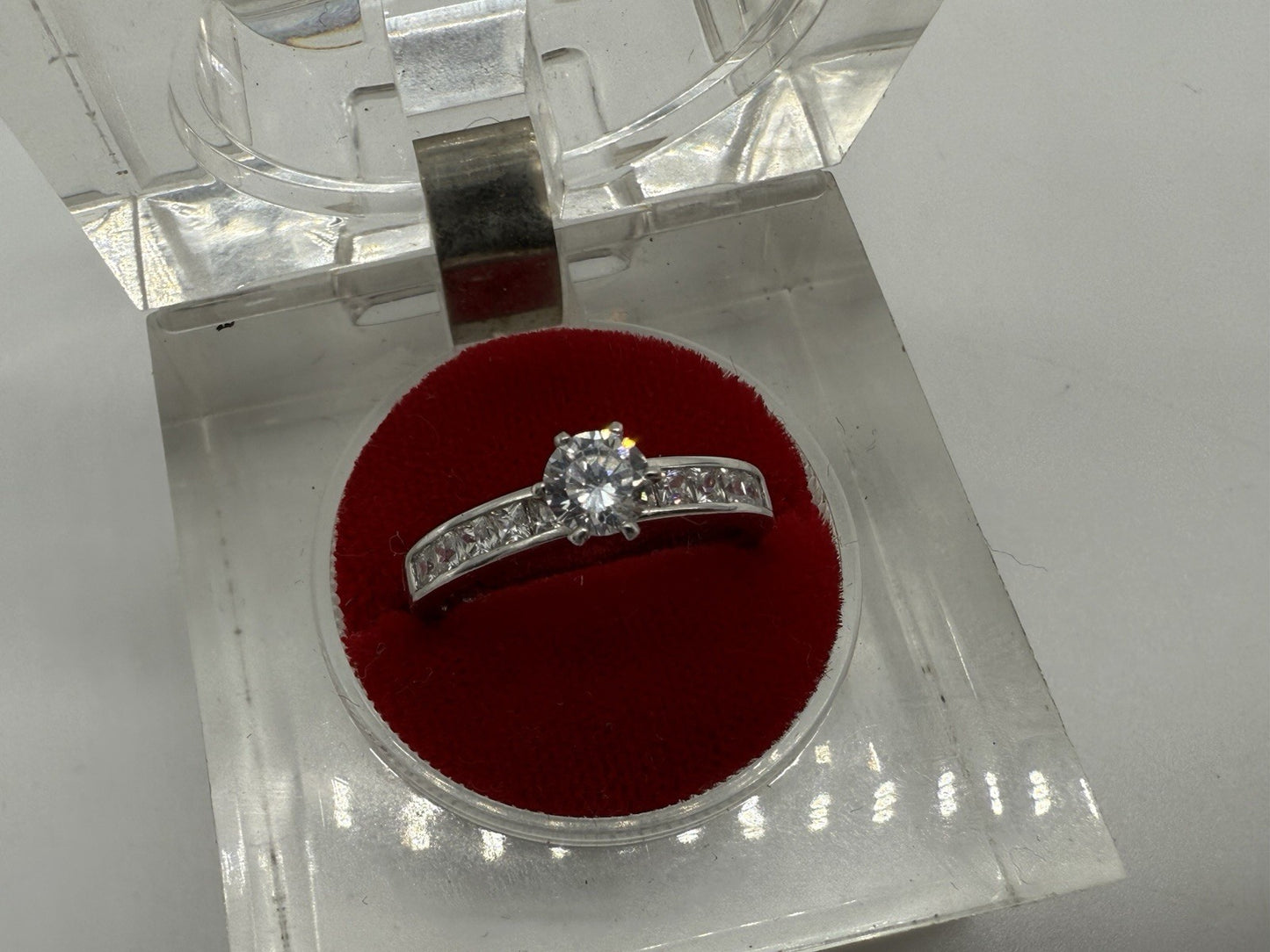 FUNKELNDER 925 SILBER RING MIT ZIRKONIA BESATZ GR.55