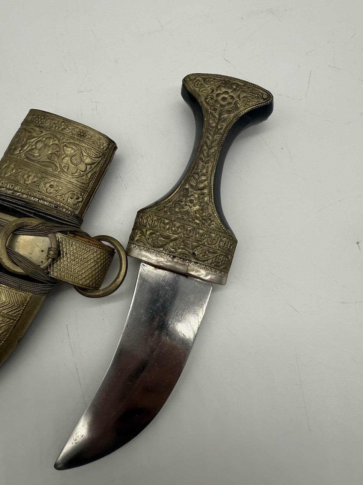 VERZIERTER ARABISCHER DOLCH JAMBIYA KHANJAR MIT HORNGRIFF