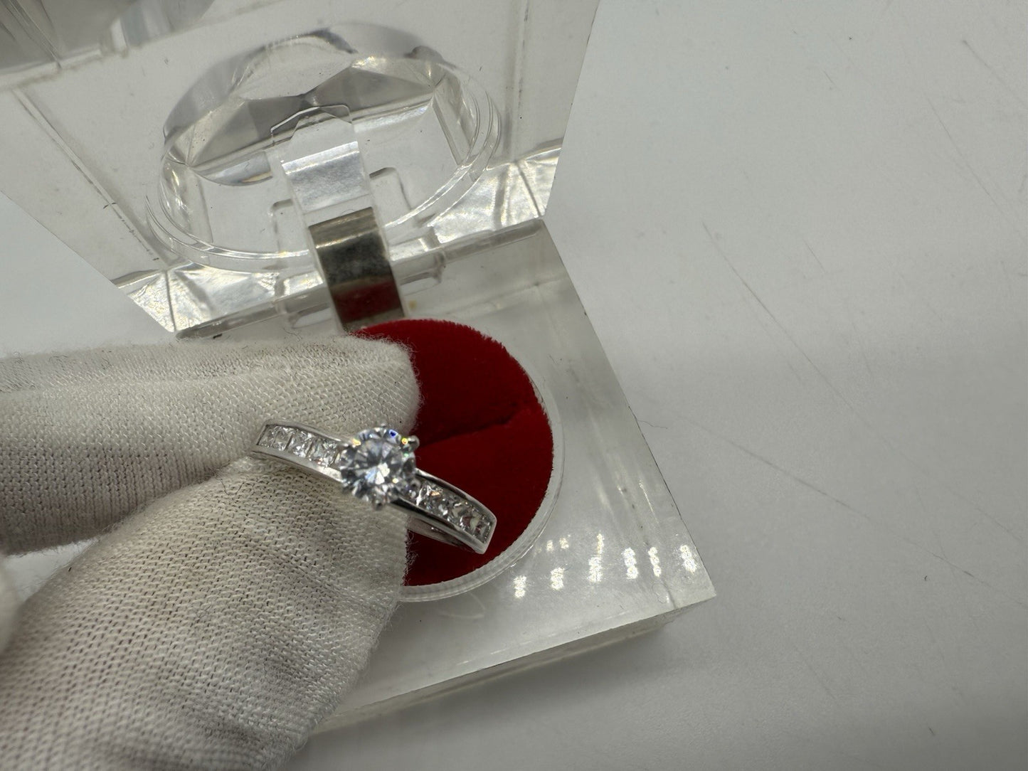 FUNKELNDER 925 SILBER RING MIT ZIRKONIA BESATZ GR.55