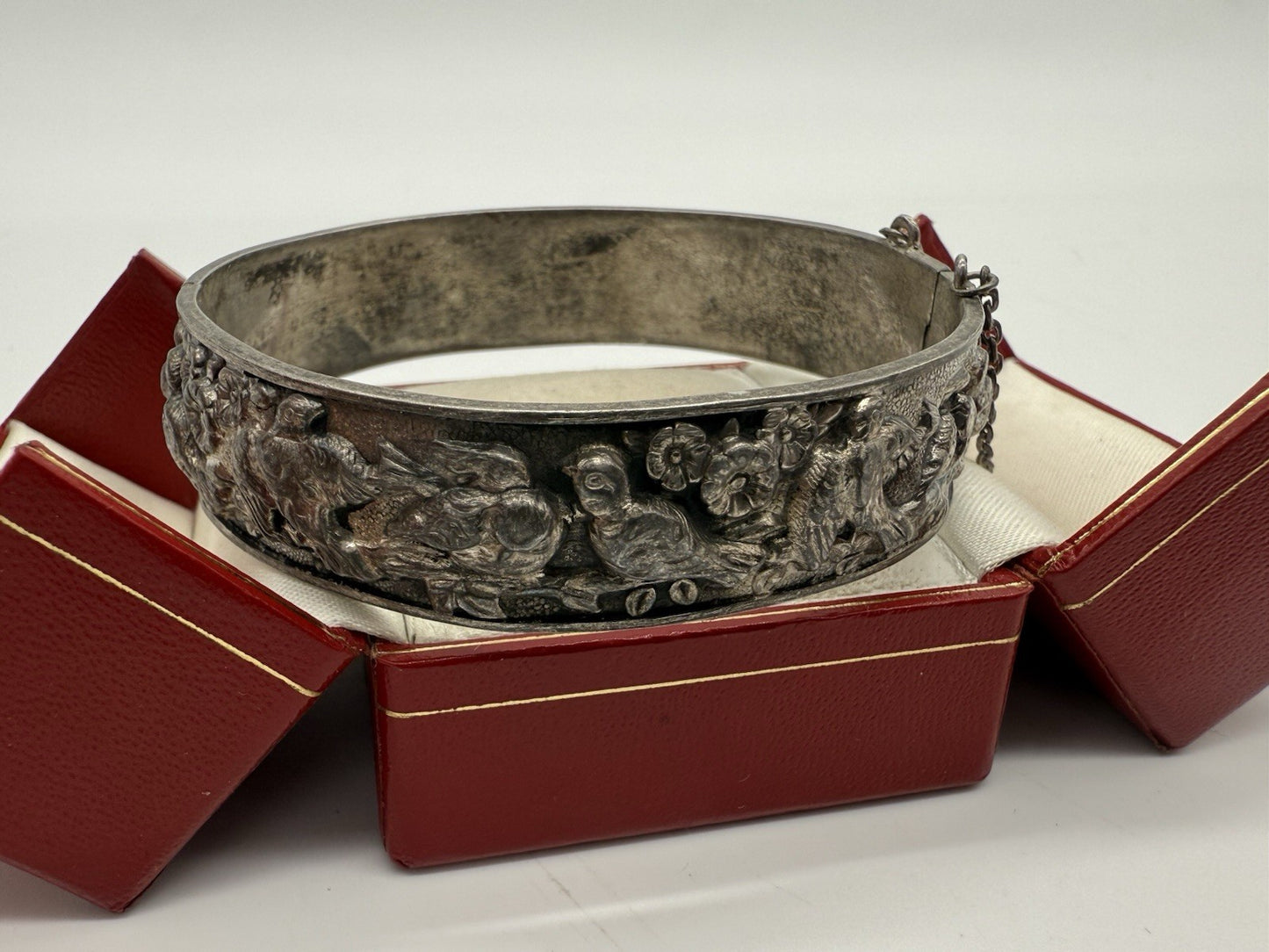 MASSIVES SILBERARMBAND MIT VOGELMOTIV - ASIATISCHER STIL - HANDARBEIT
