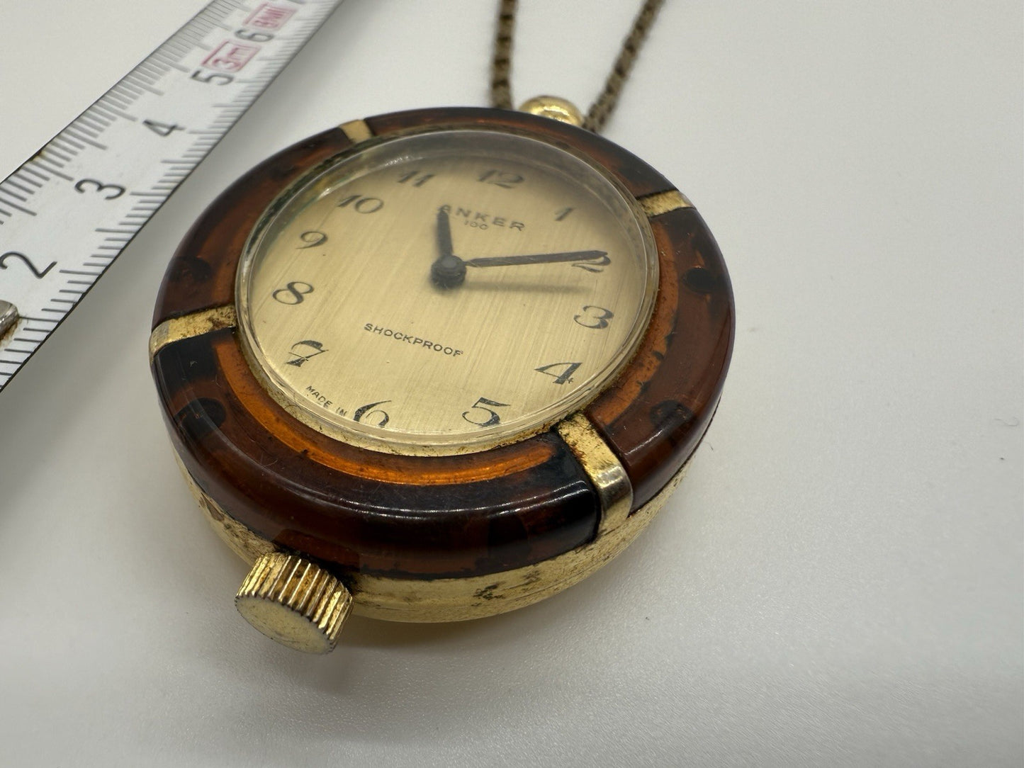 ART DECO ANKER 100 HANDAUFZUG DAMEN UMHÄNGE ANHÄNGER UHR BAKELIT & KETTE