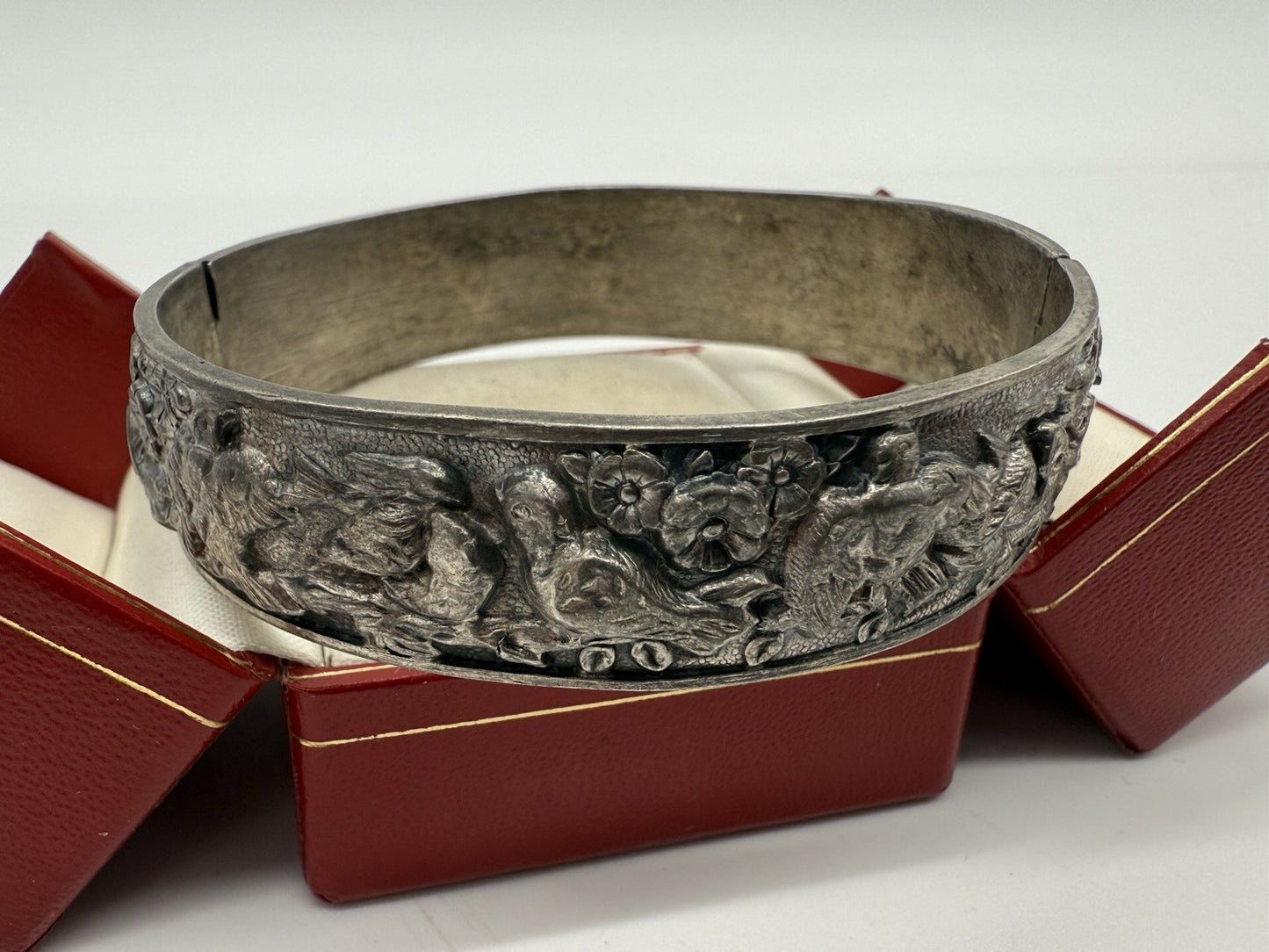 MASSIVES SILBERARMBAND MIT VOGELMOTIV - ASIATISCHER STIL - HANDARBEIT