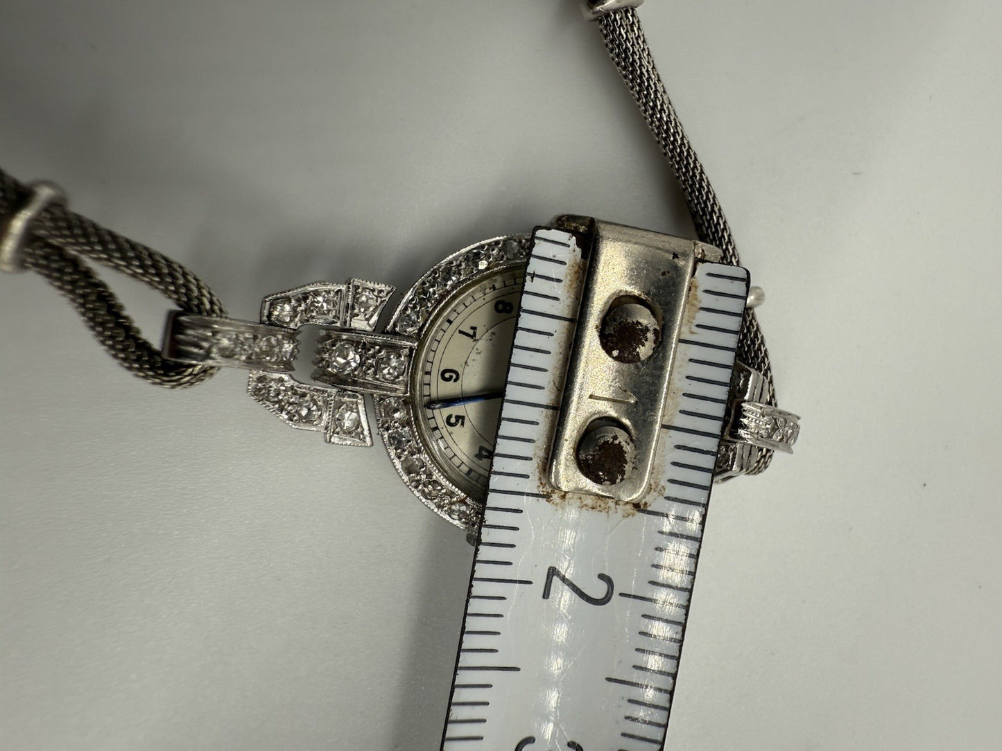 ANTIKE ART DÉCO DAMENARMBANDUHR WEIßGOLD MIT DIAMANTEN UM 1920 - LÄUFT