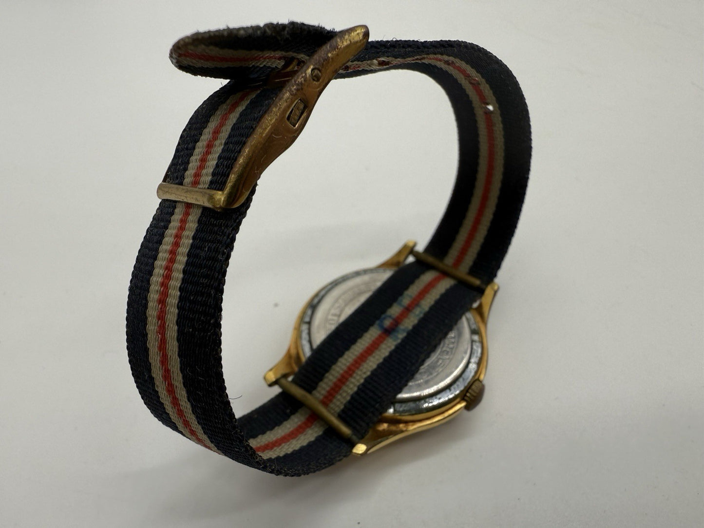 VINTAGE KIENZLE ANTIMAGNETIC MADE IN GERMANY ARMBANDUHR HANDAUFZUG LÄUFT