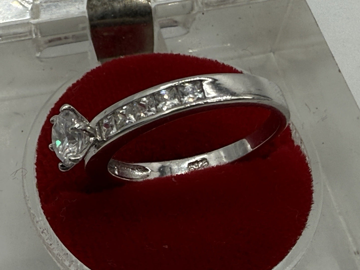 FUNKELNDER 925 SILBER RING MIT ZIRKONIA BESATZ GR.55