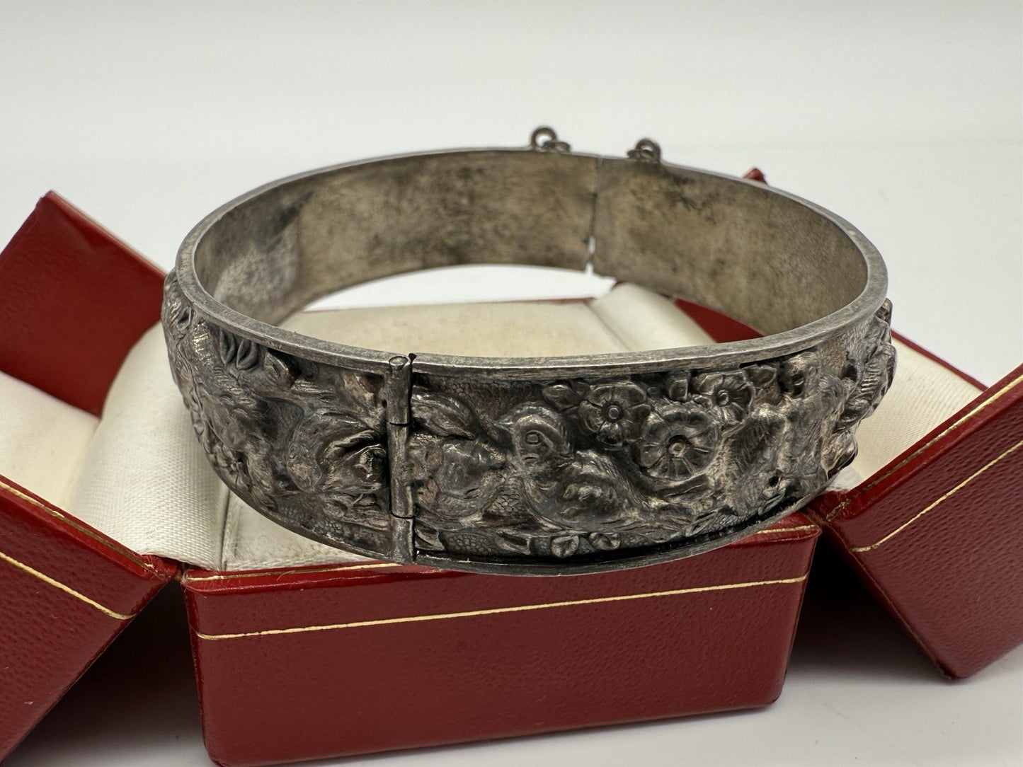 MASSIVES SILBERARMBAND MIT VOGELMOTIV - ASIATISCHER STIL - HANDARBEIT