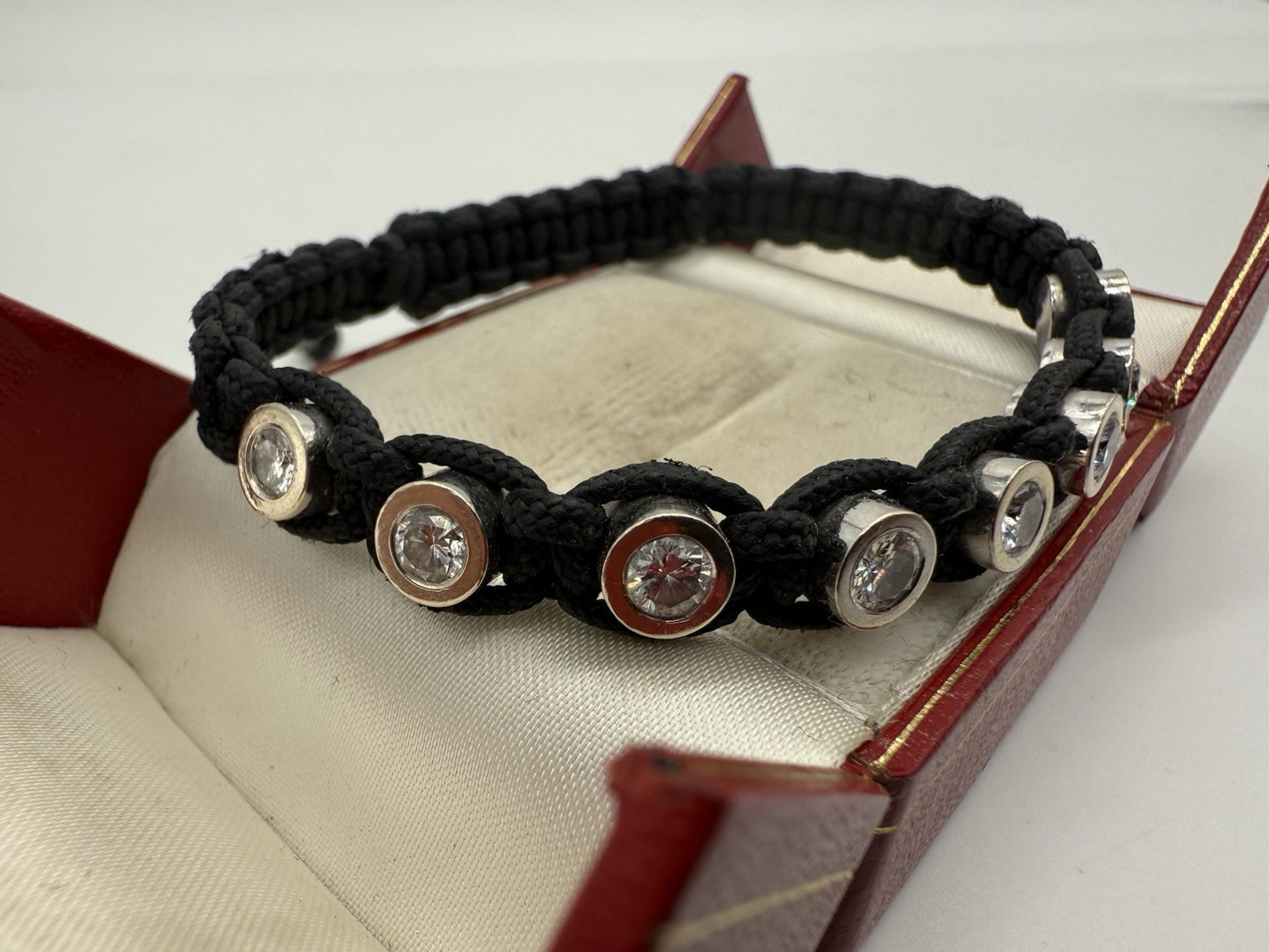 LUXUS MAKRAMÉ ARMBAND MIT 8 BRILLANTEN à 0.25ct - VVS1 / D - 2.00ct !