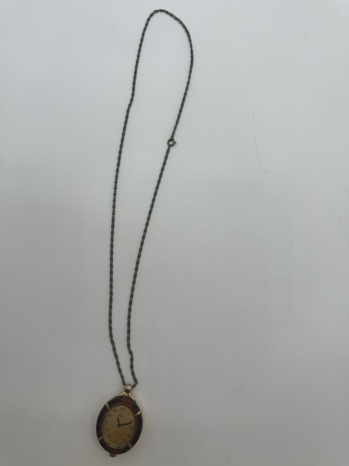 ART DECO ANKER 100 HANDAUFZUG DAMEN UMHÄNGE ANHÄNGER UHR BAKELIT & KETTE