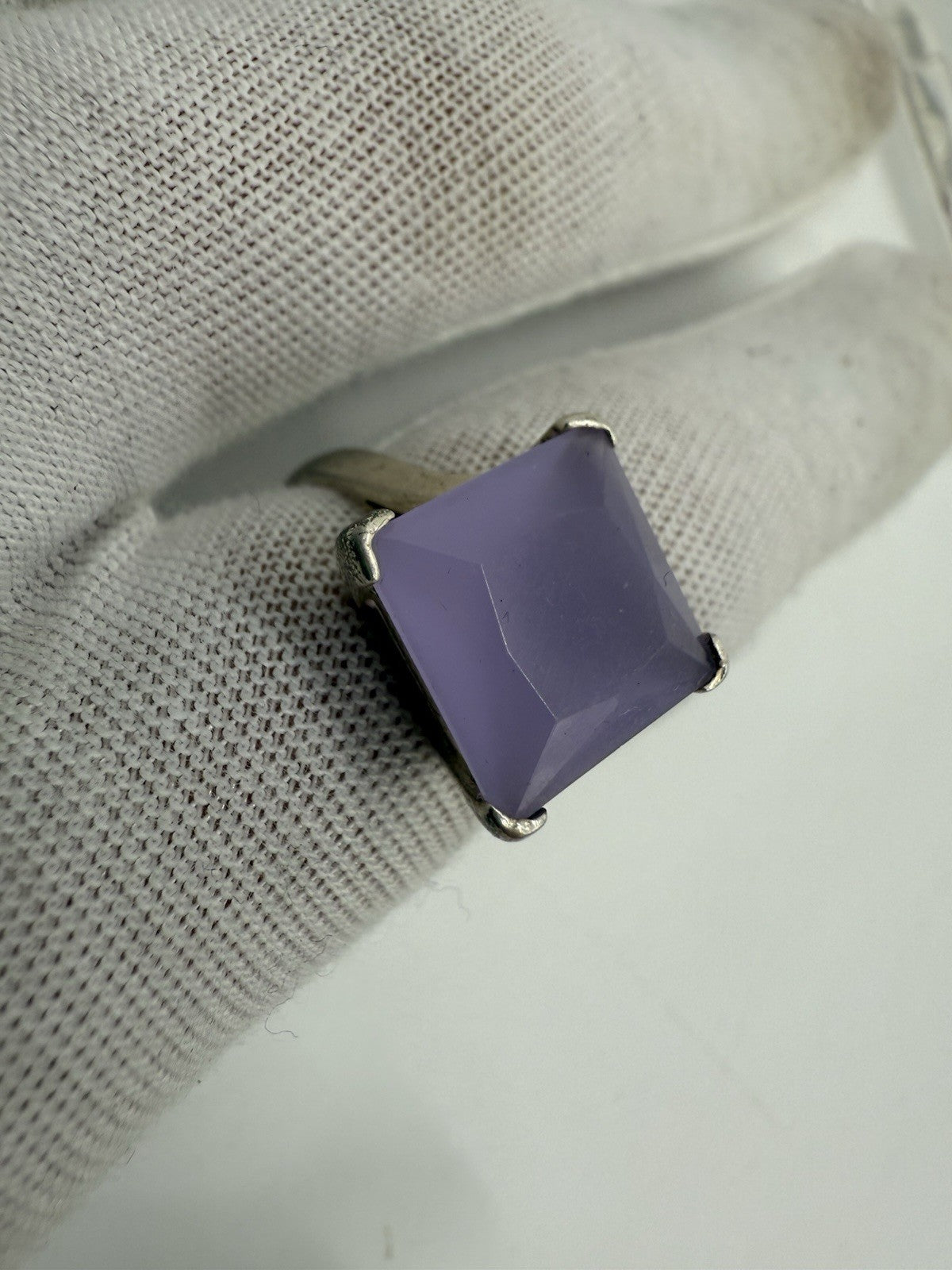 VINTAGE 925 SILBER RING MIT QUADRATISCHEM LILA STEIN GR.60