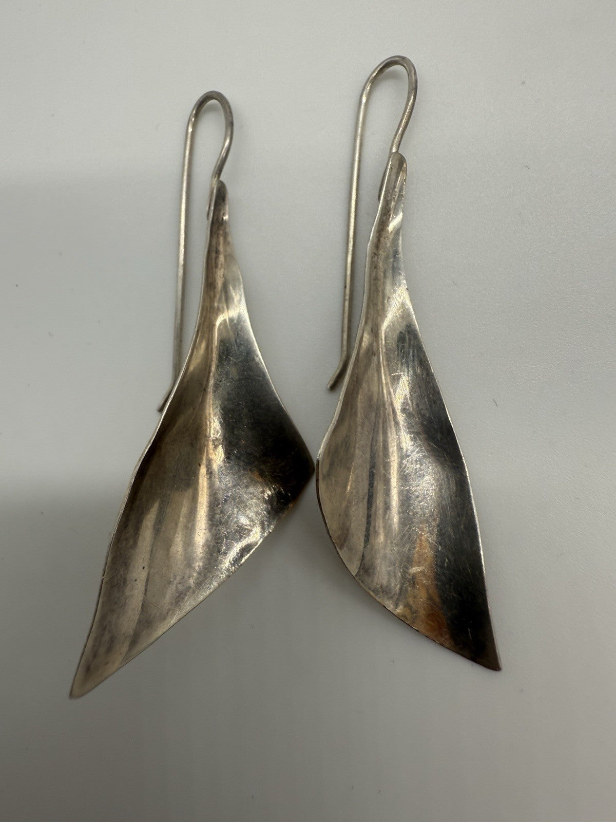 FLORAL GESCHWUNGENE ZEITLOSE BLATT OHRRINGE 925 STERLING SILBER