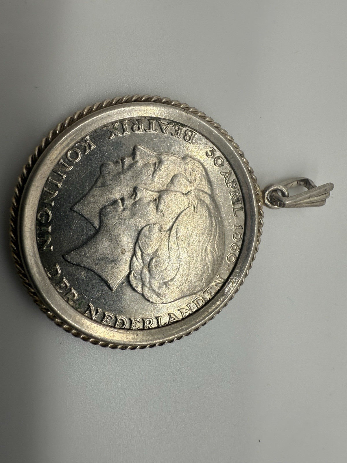 VINTAGE 1980 BEATRIX NIEDERLANDE 2 1/2 GULDEN SILBER ANHÄNGER FÜR KETTE