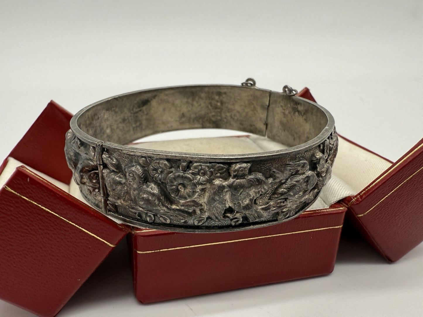 MASSIVES SILBERARMBAND MIT VOGELMOTIV - ASIATISCHER STIL - HANDARBEIT