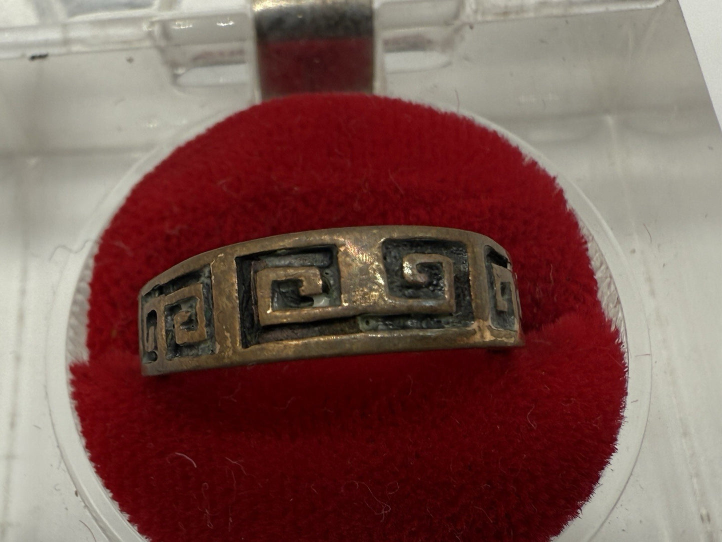 ANTIKER RING MIT GRIECHISCHEM MUSTER GR.53