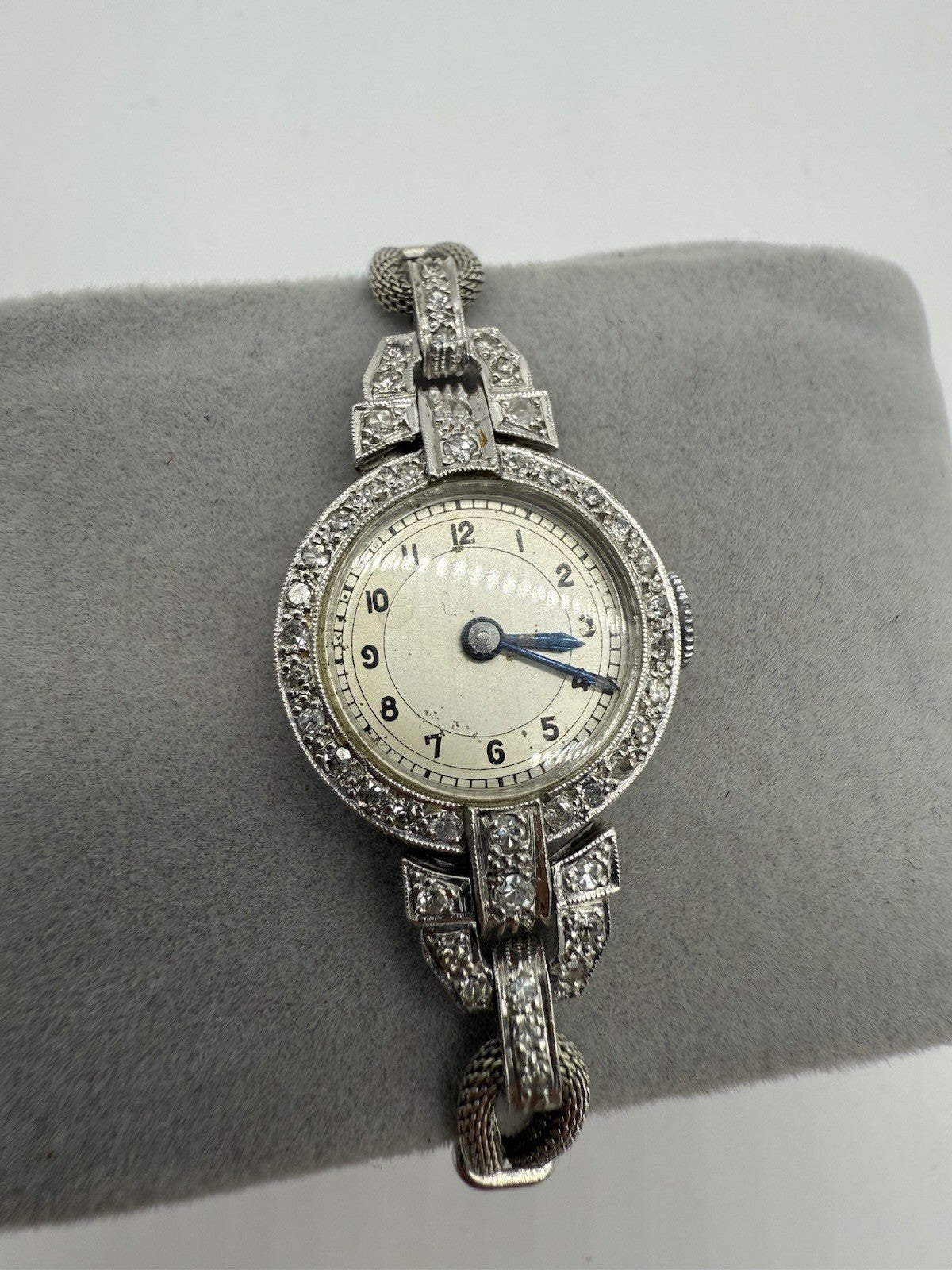 ANTIKE ART DÉCO DAMENARMBANDUHR WEIßGOLD MIT DIAMANTEN UM 1920 - LÄUFT