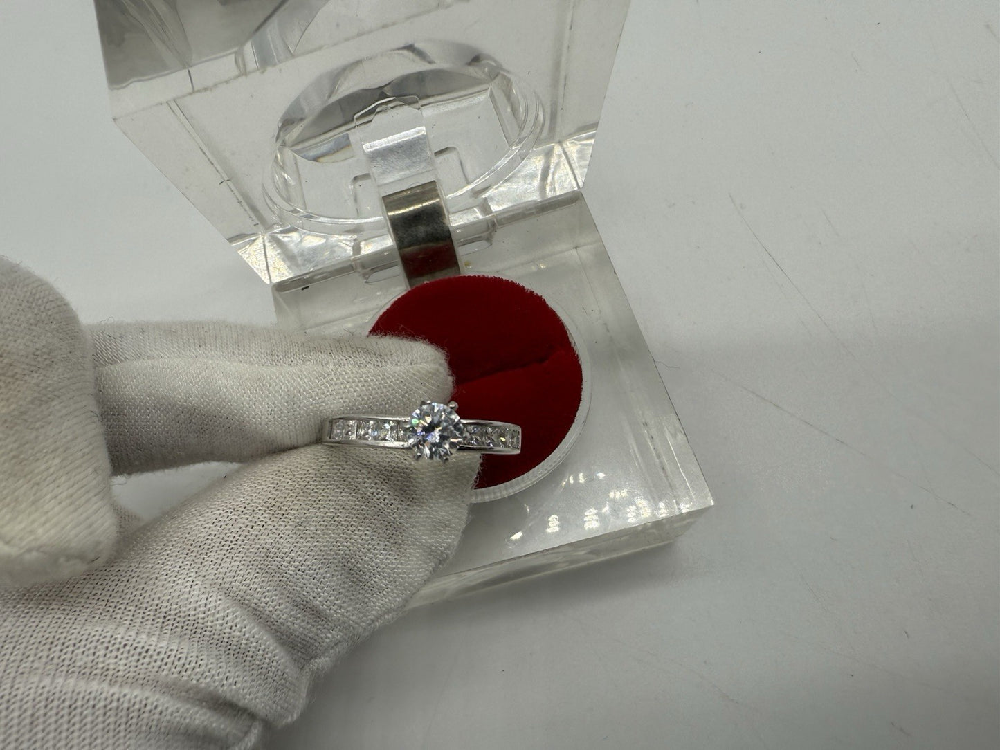 FUNKELNDER 925 SILBER RING MIT ZIRKONIA BESATZ GR.55