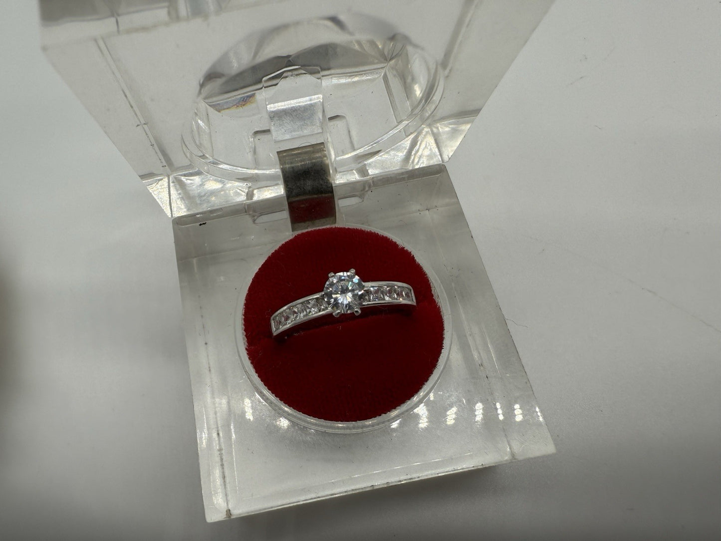 FUNKELNDER 925 SILBER RING MIT ZIRKONIA BESATZ GR.55