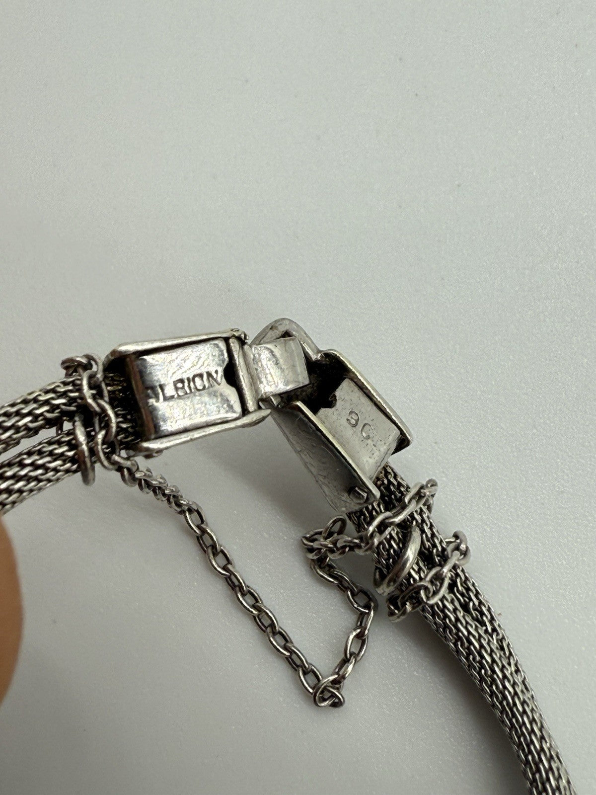 ANTIKE ART DÉCO DAMENARMBANDUHR WEIßGOLD MIT DIAMANTEN UM 1920 - LÄUFT
