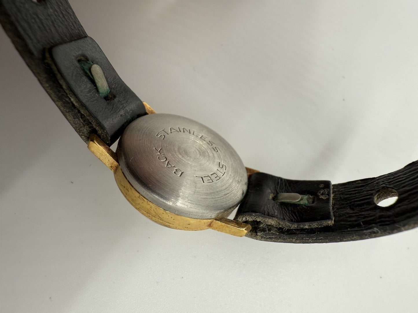 VINTAGE EMES HANDAUFZUG DAMEN ARMBANDUHR LÄUFT