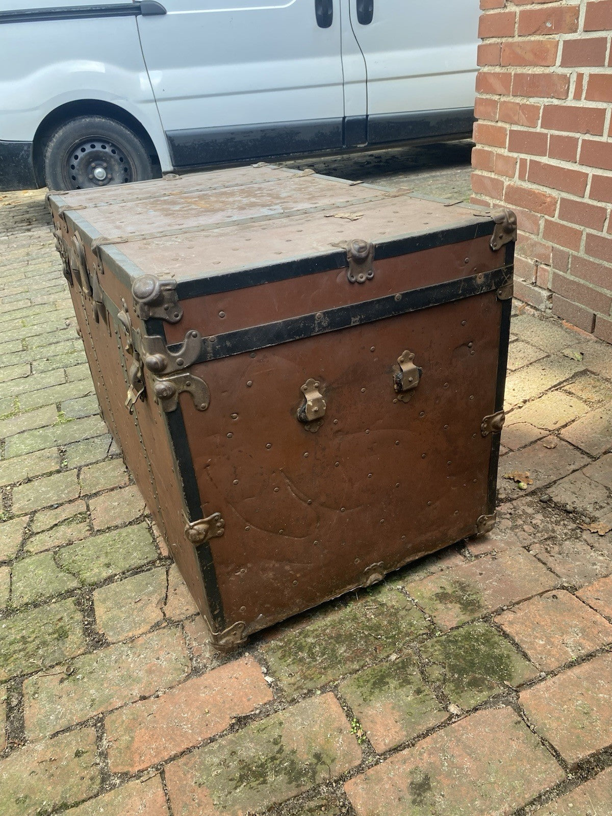 VINTAGE TRUHE KOFFER ANTIK ÜBERSEEKOFFER REISEKOFFER