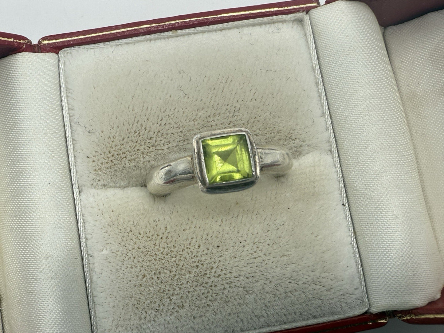VINTAGE 925 STERLING SILBER RING MIT GRÜNEM PERIDOT EDELSTEIN GR.54