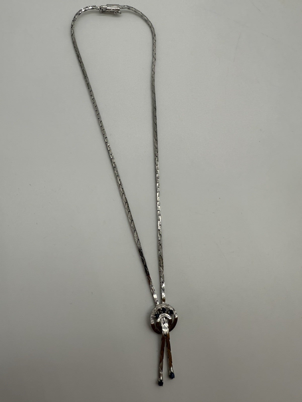 VINTAGE 835 SILBER COLLIER MIT SAPHIRE RHODINIERT ZIERLICH BLAU