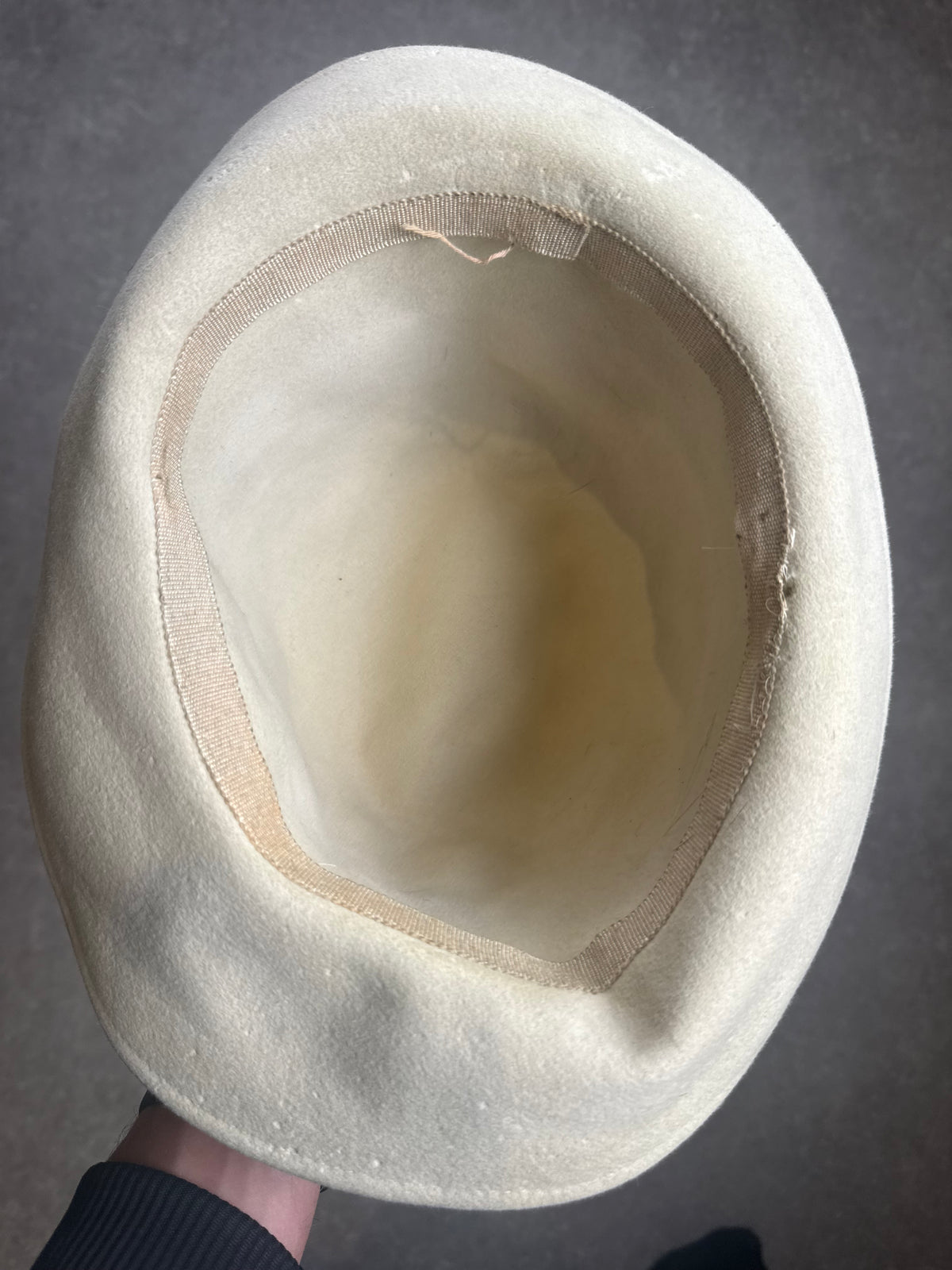 Vintage Filzhut Creme – Eleganter Fedora Hut mit Ripsband