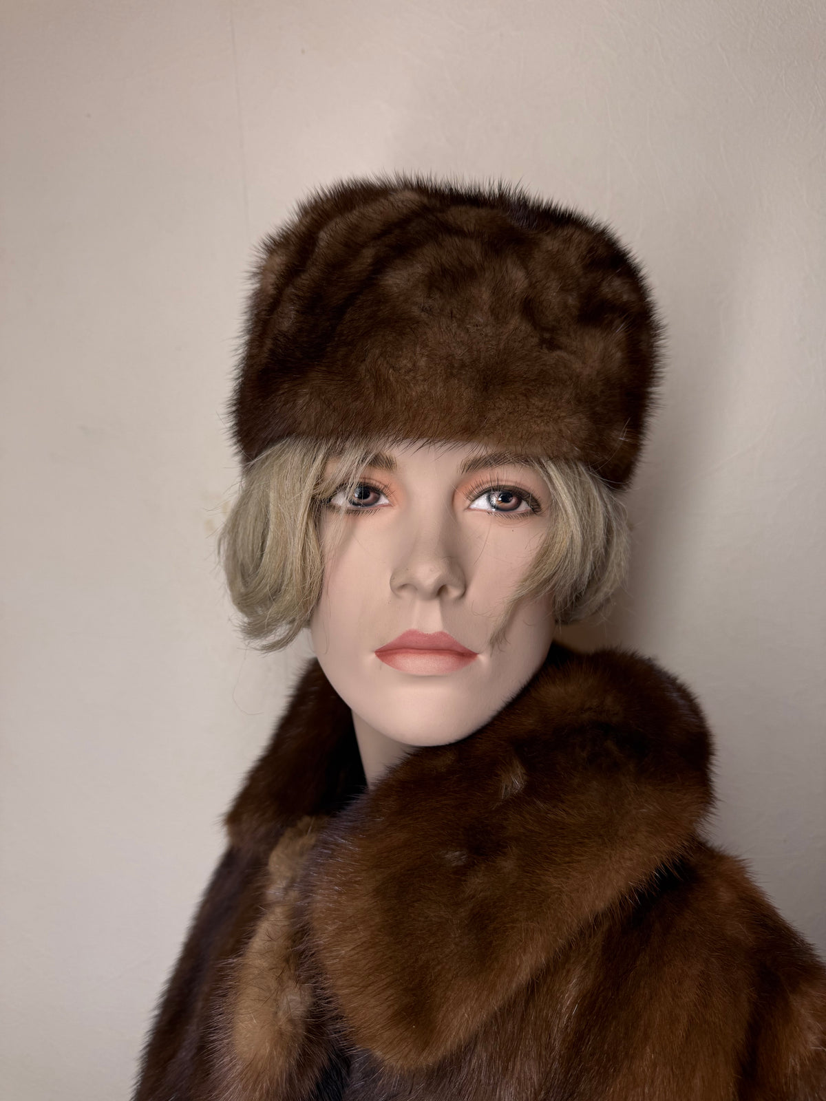 Elegante Vintage Nerzmütze Braun – Echtpelz Wintermütze Damen Klassischer Pelzhut