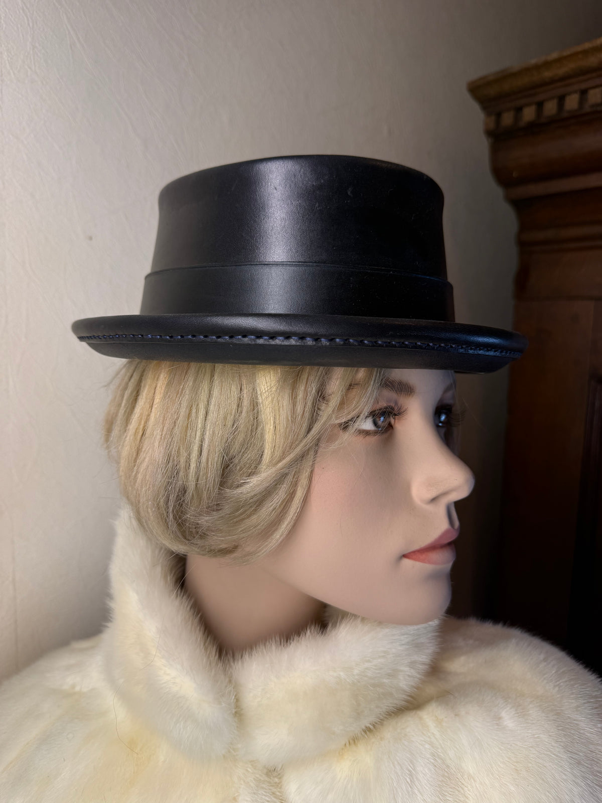Steampunk Pork Pie Leder Hut Zylinder Schwarz Gothic Top Hat Totenkopf Kreuz Victorian Cosplay Festival Hut