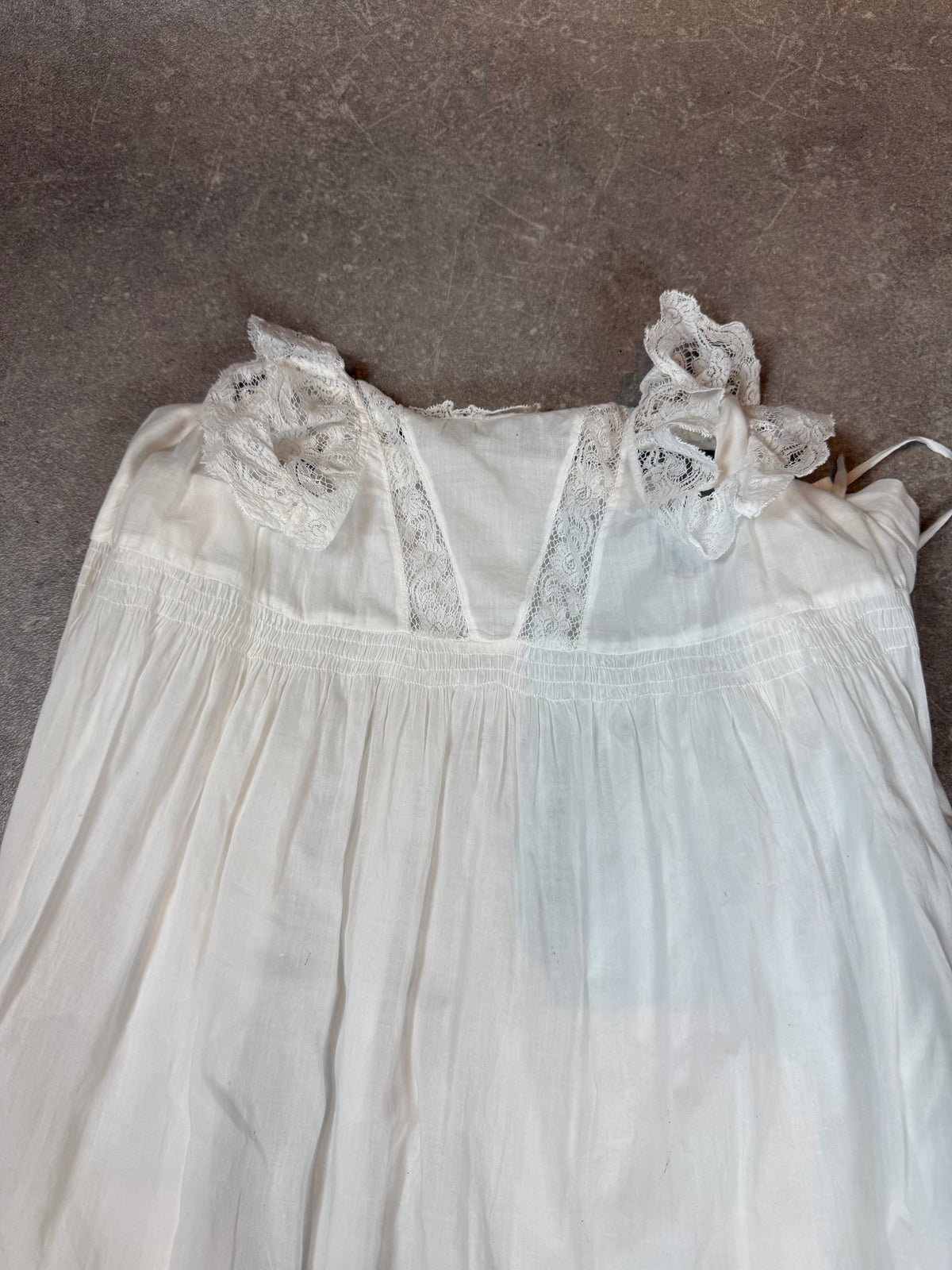 Antikes 2-teiliges Damen Nachtkleid Set Weiß – Spitze Rüschen Unterkleid Vintage