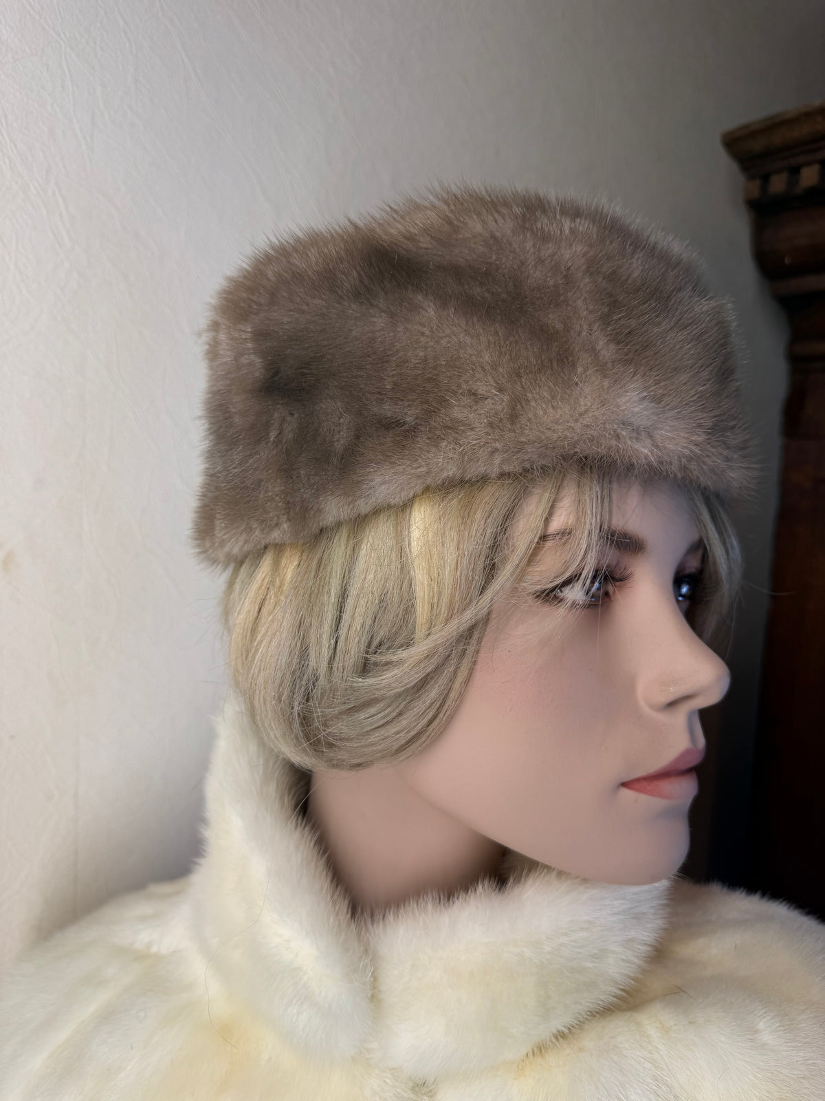 Vintage Nerz Pelzmütze Echtpelz Hellbraun Russische Wintermütze Damen Luxury Fur Hat
