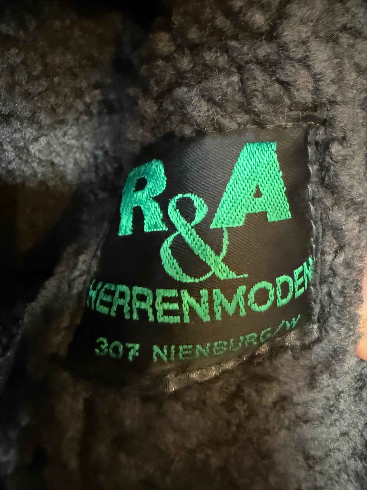 Vintage Herren Lammfellmantel Schwarz – R&A Echtleder Shearling