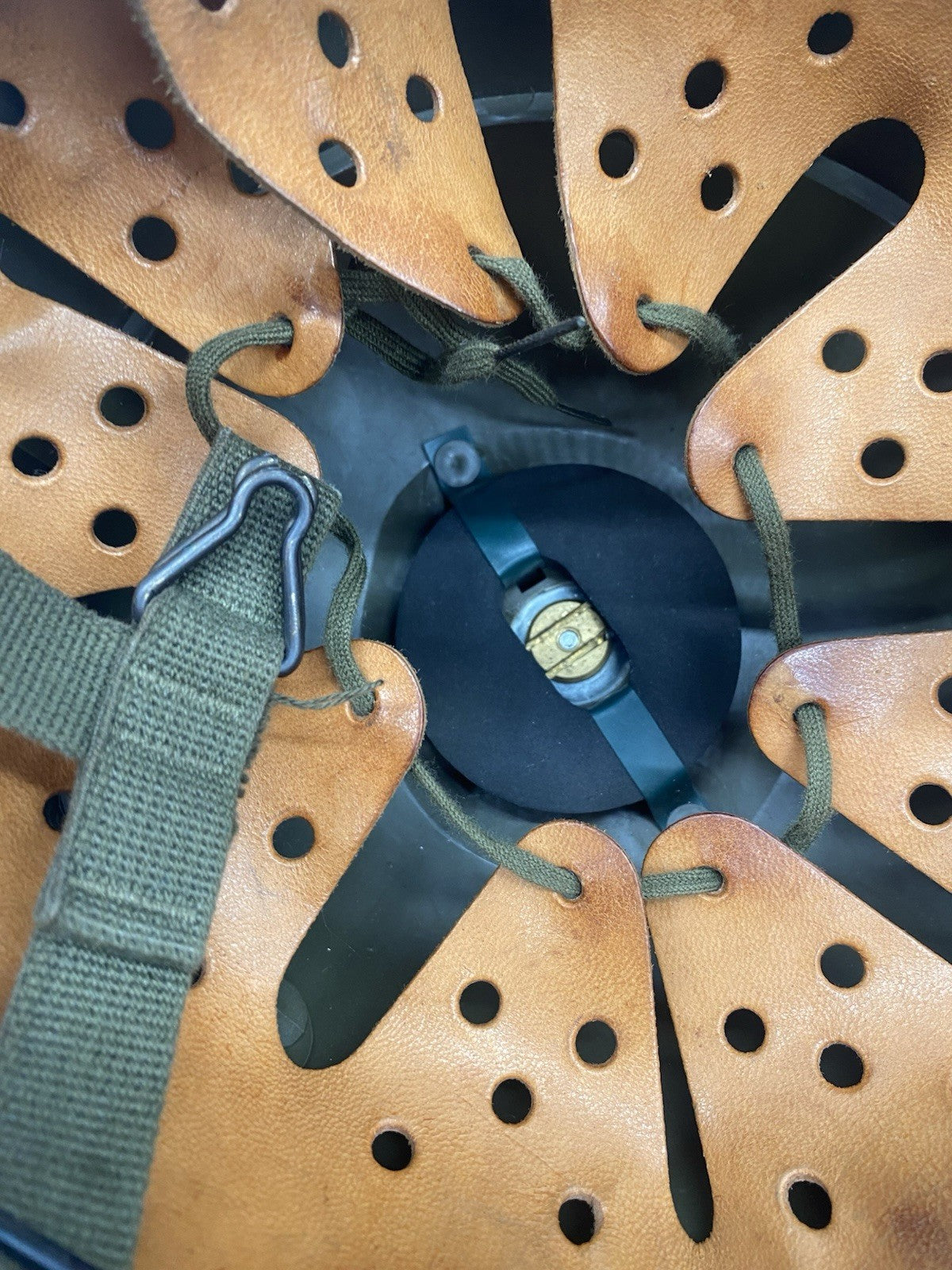 STAHLHELM BW BUNDESWEHR GR. 57-61 MILITARIA