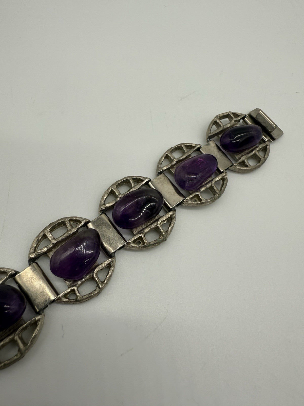 WUNDERSCHÖNES SKANDINAVISCHES AMETHYST STEIN GLIEDERARMBAND VERSILBERT