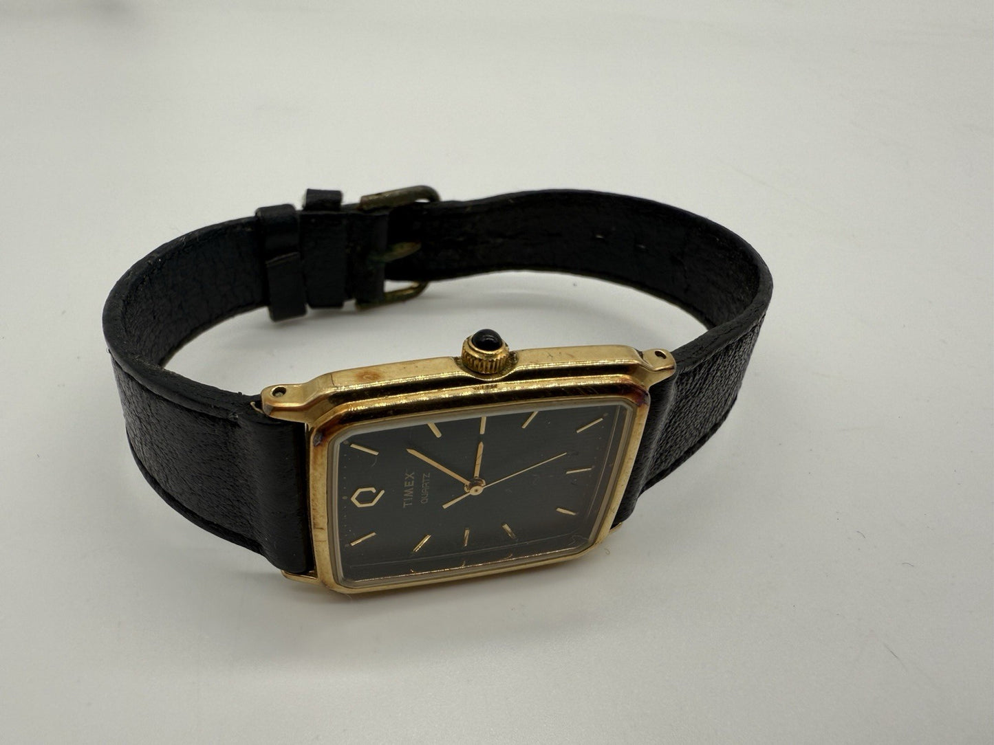 TIMEX QUARTZ VINTAGE SCHWARZES ZIFFERBLATT NEUE BATTERIE