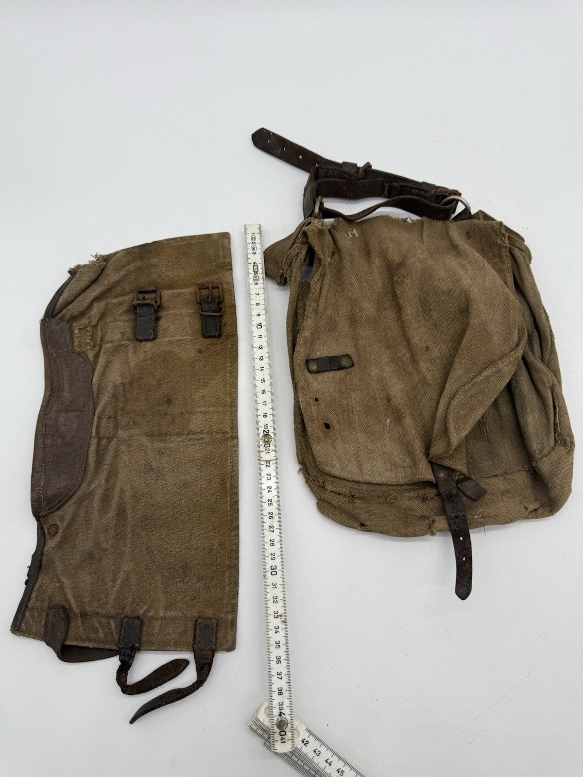 WW2 WEHRMACHT GAMASCHE MIT RZM STEMPEL + BROTBEUTEL