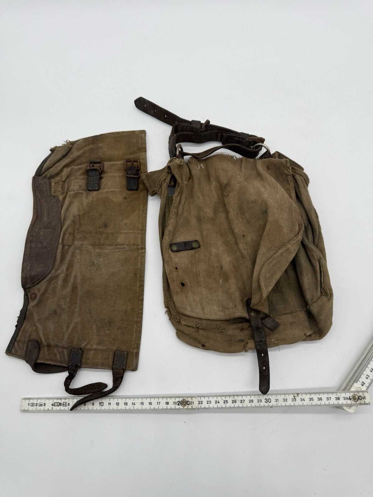 WW2 WEHRMACHT GAMASCHE MIT RZM STEMPEL + BROTBEUTEL