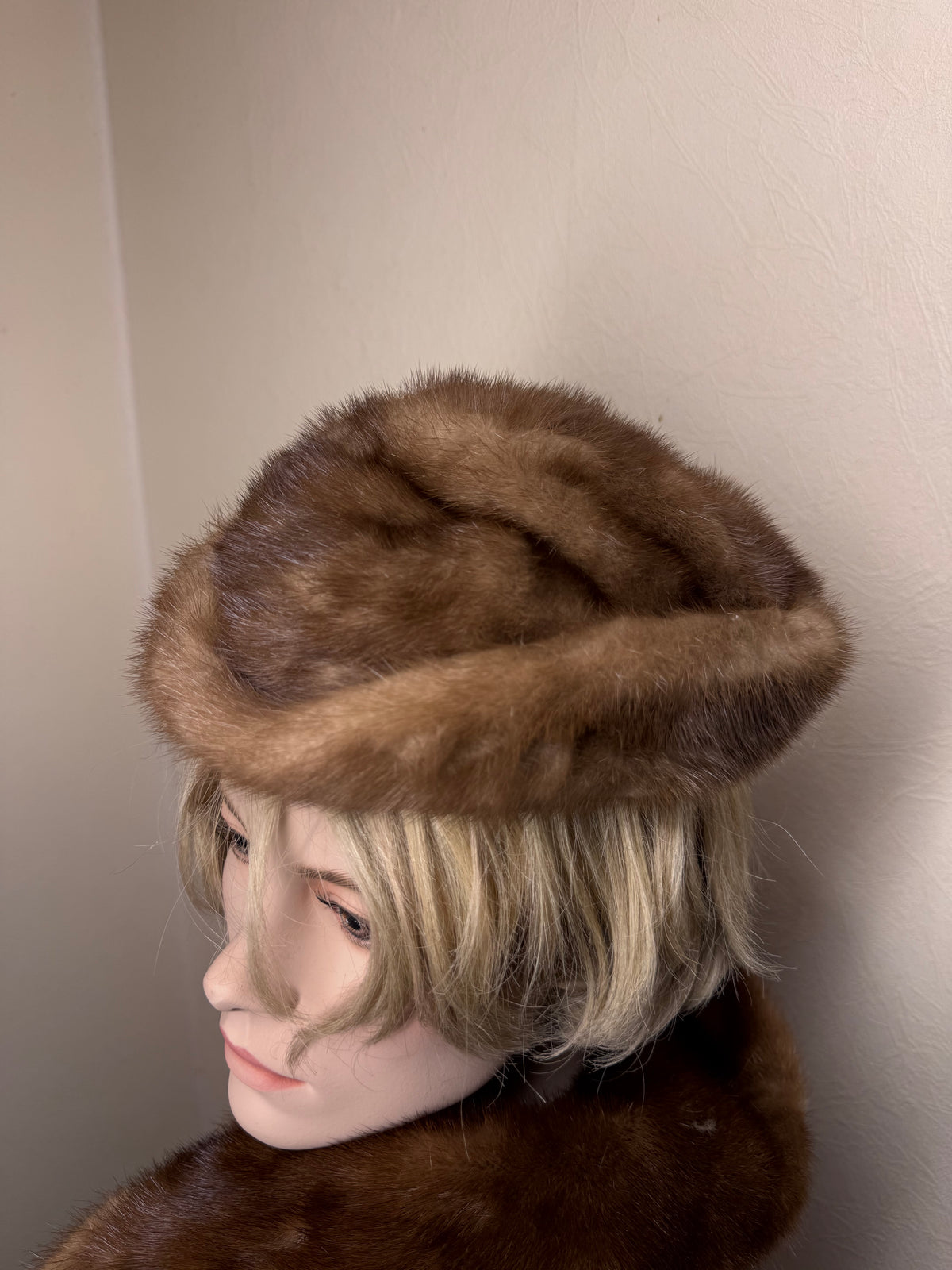 Vintage Nerz Mütze Echtpelz Braun Damen Hut mit Nerzschwanz Winter Pelzmütze Elegant