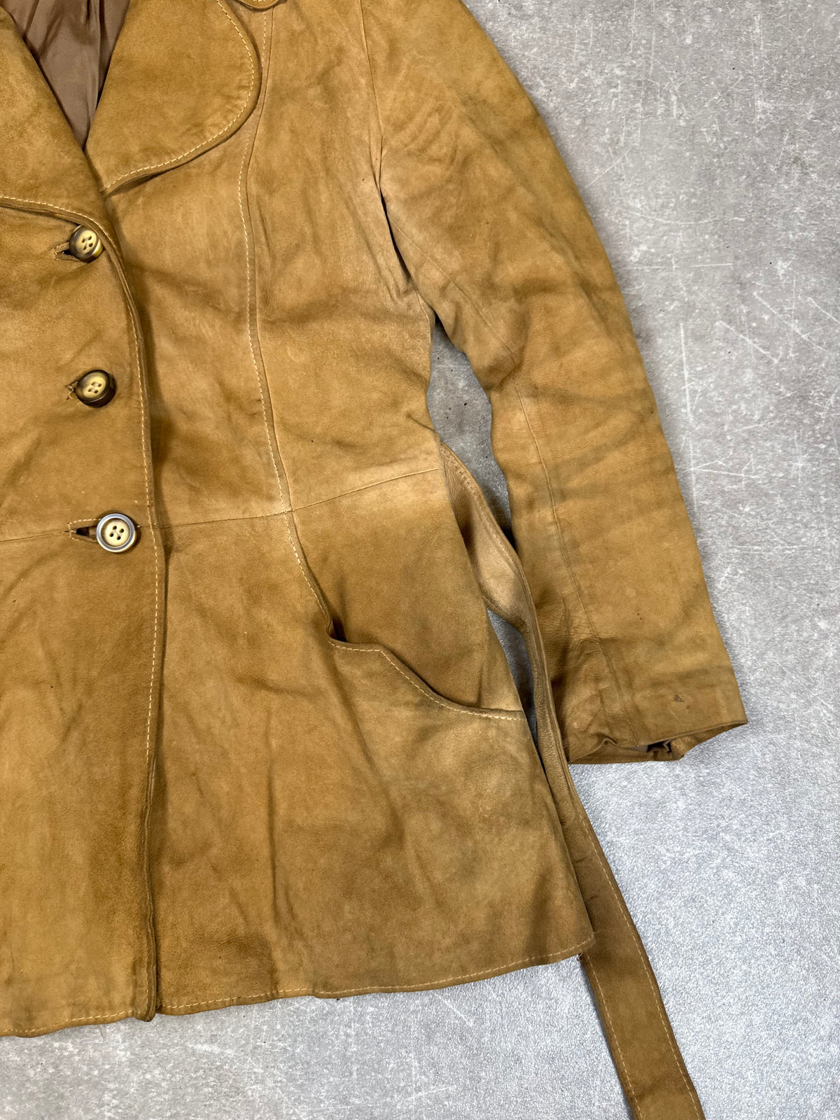 Vintage Damen Wildlederjacke Braun Cognac 70er Jahre Tailliert mit Gürtel