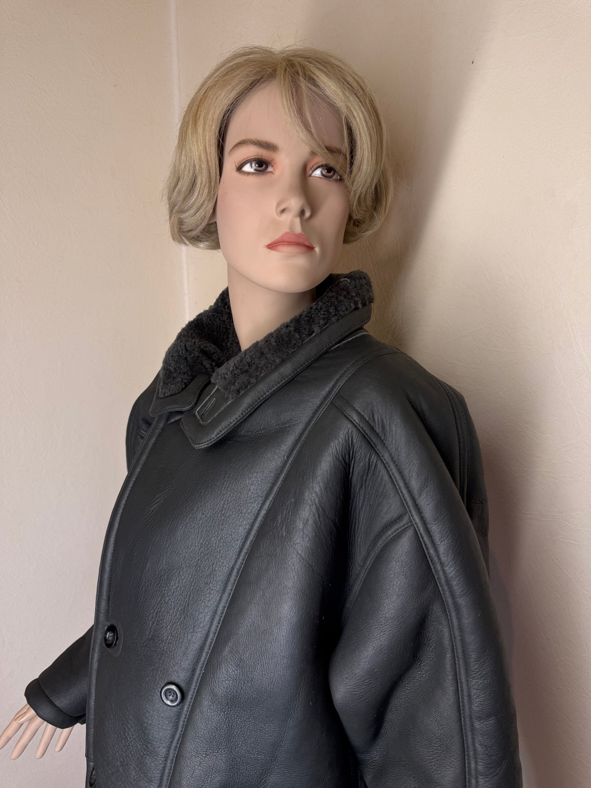 Vintage Herren Lammfellmantel Schwarz – R&A Echtleder Shearling
