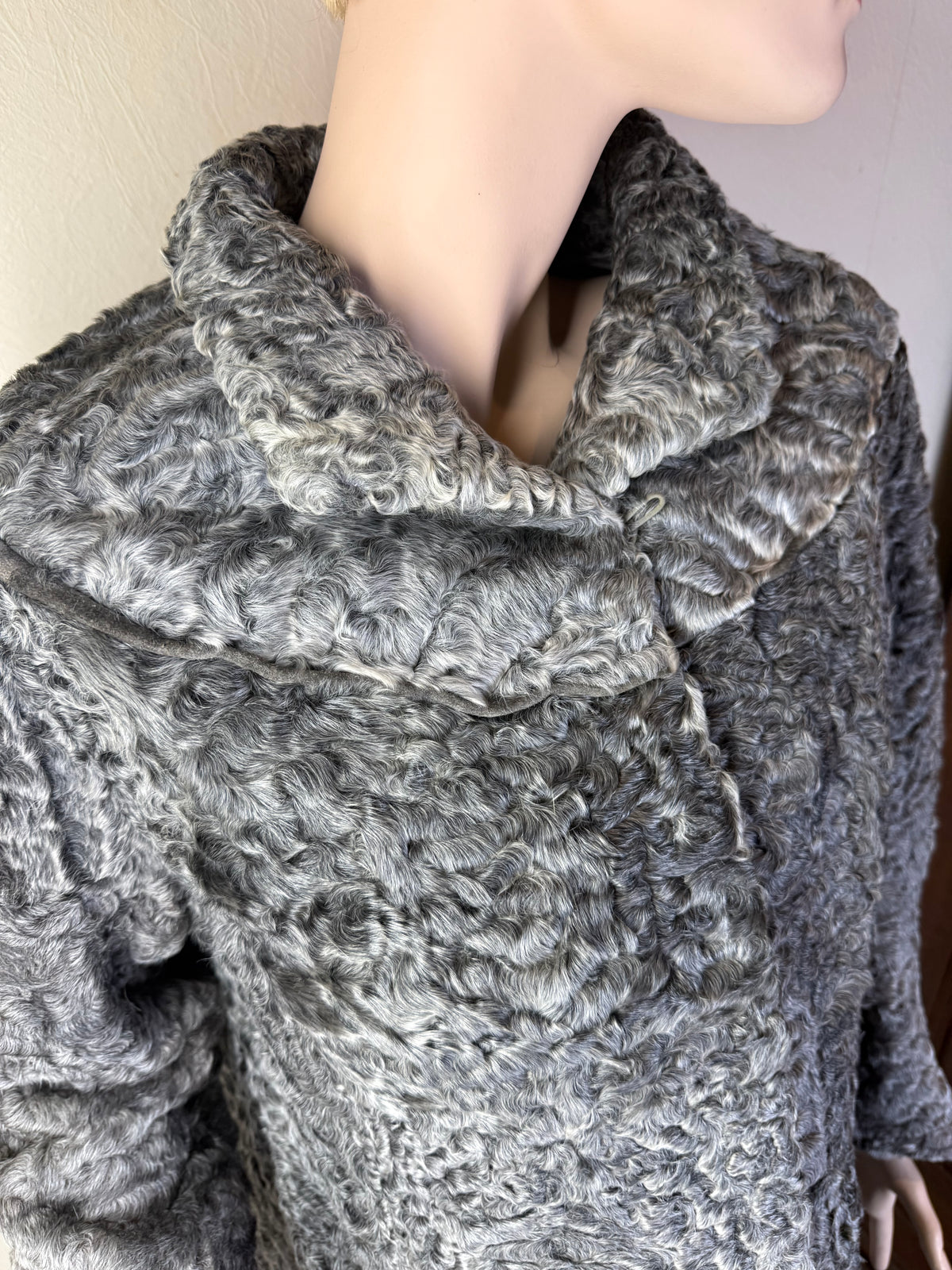 Vintage Persianer Pelzmantel Damen Grau – Langer Karakul Echtpelz Mantel
