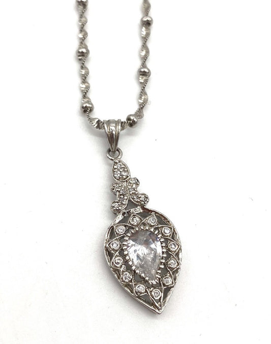 AUSGEFALLENER 925 SILBER ANHÄNGER MIT ZIRKONIA TROPFEN & 925S KETTE 44cm