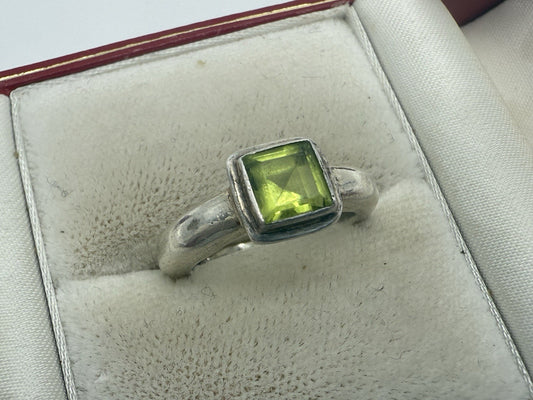 VINTAGE 925 STERLING SILBER RING MIT GRÜNEM PERIDOT EDELSTEIN GR.54